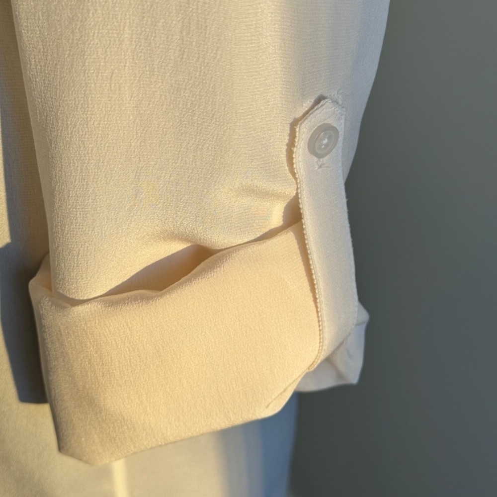 Banana Republic Silk Blouse - Picture 6 of 9